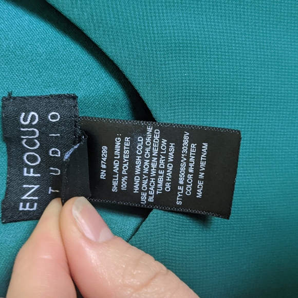 Emerald Green Flutter Sleeve Semi-Formal Dress - Picture 3 of 7